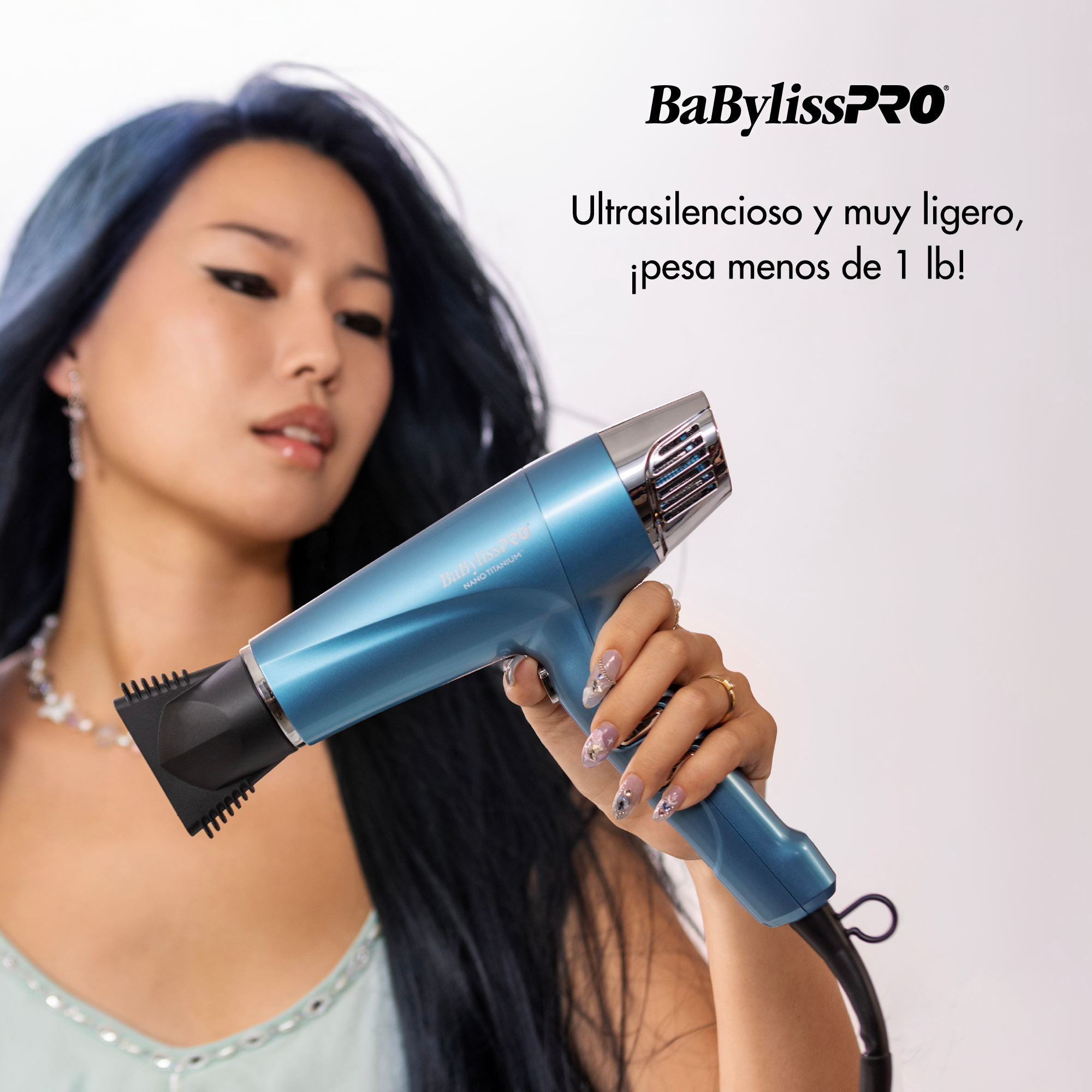Secador profesional de alta velocidad con tecnología iónica doble BaBylissPRO® Nano Titanium™